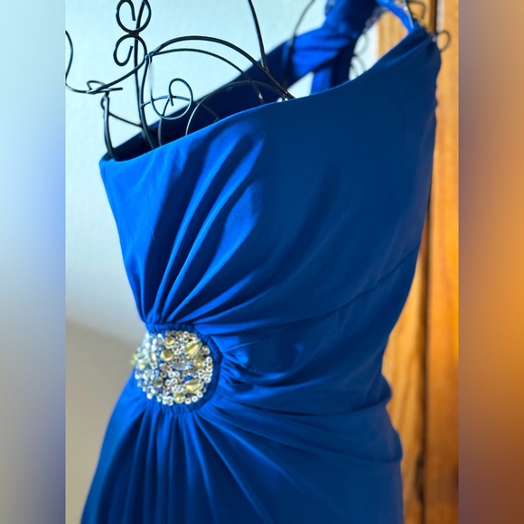 Hailey Logan one shoulder blue dress - Picture 2 of 7